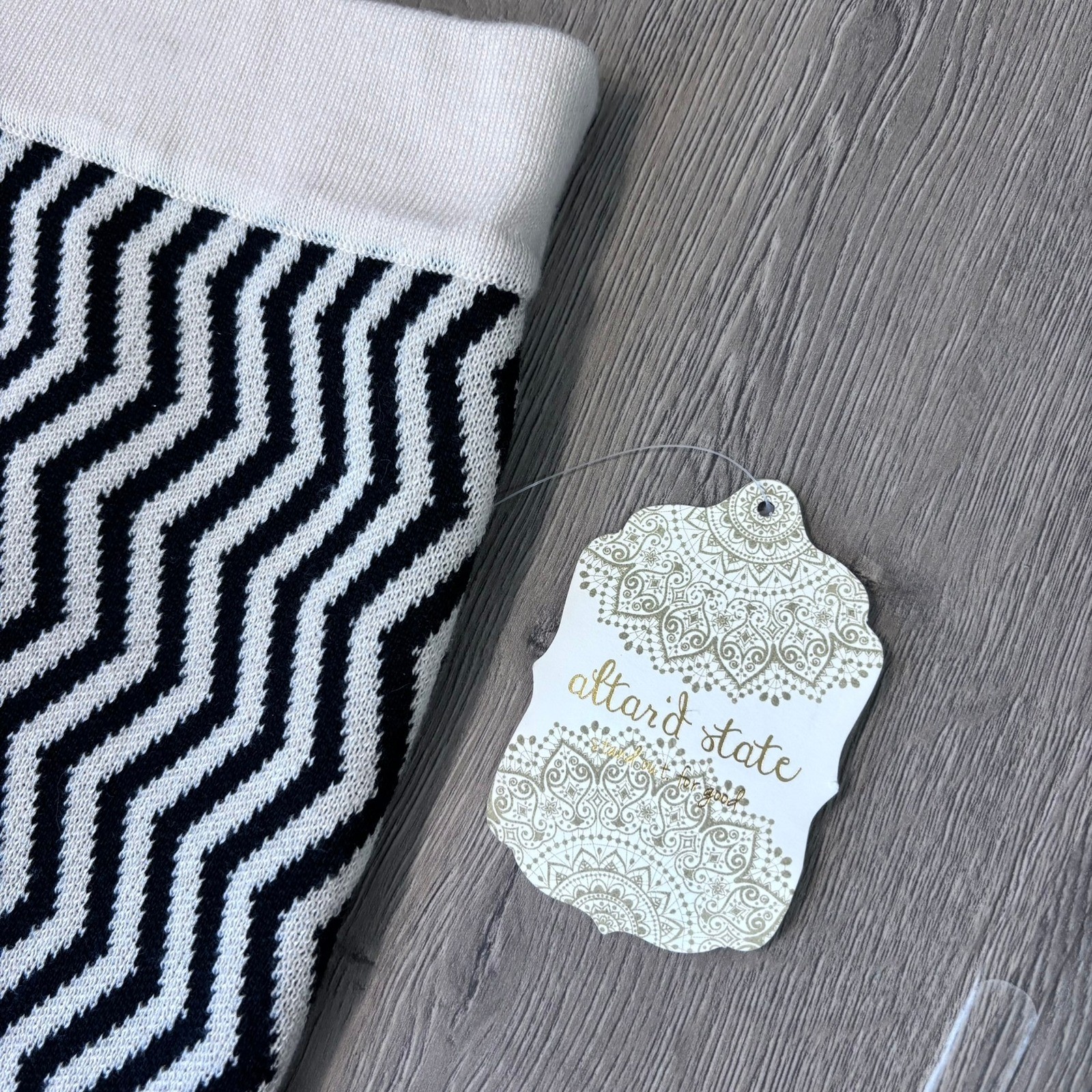 Altar&rsquo;d State, Chevron Knit Skirt Black Ivory