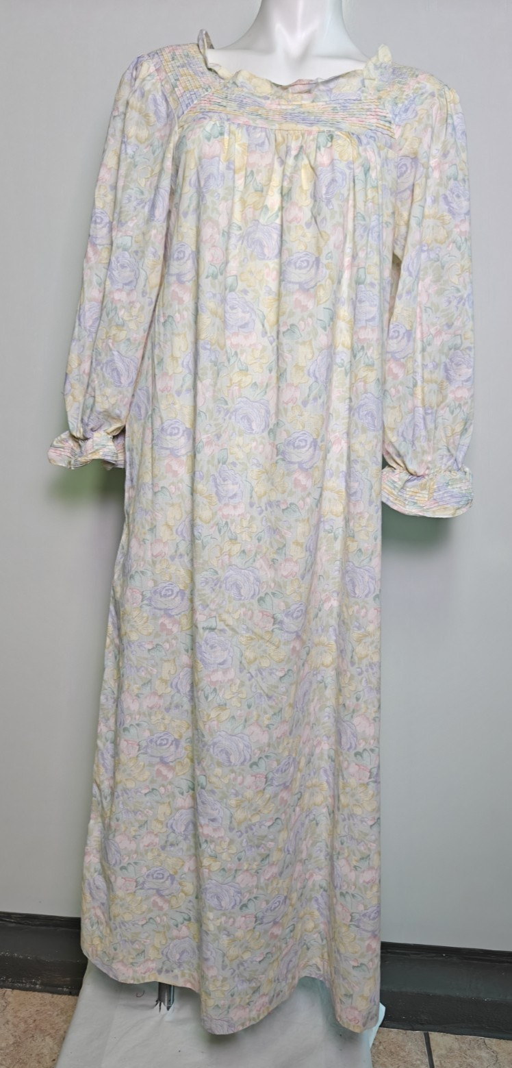 Barbizon Woman’s Vintage 80s Full Length Nightgown XL Long Sleeve Pastel Floral