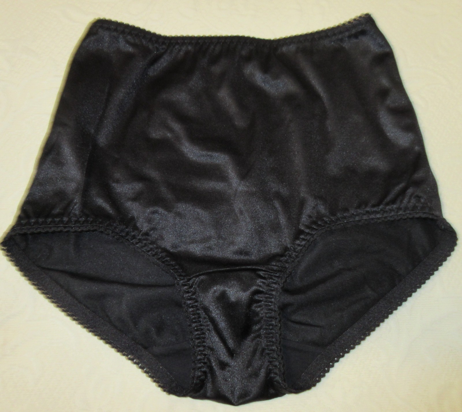 vtg VANITY FAIR SECOND SKIN BLACK 40301 glossy satin briefs shaper panties 6/M
