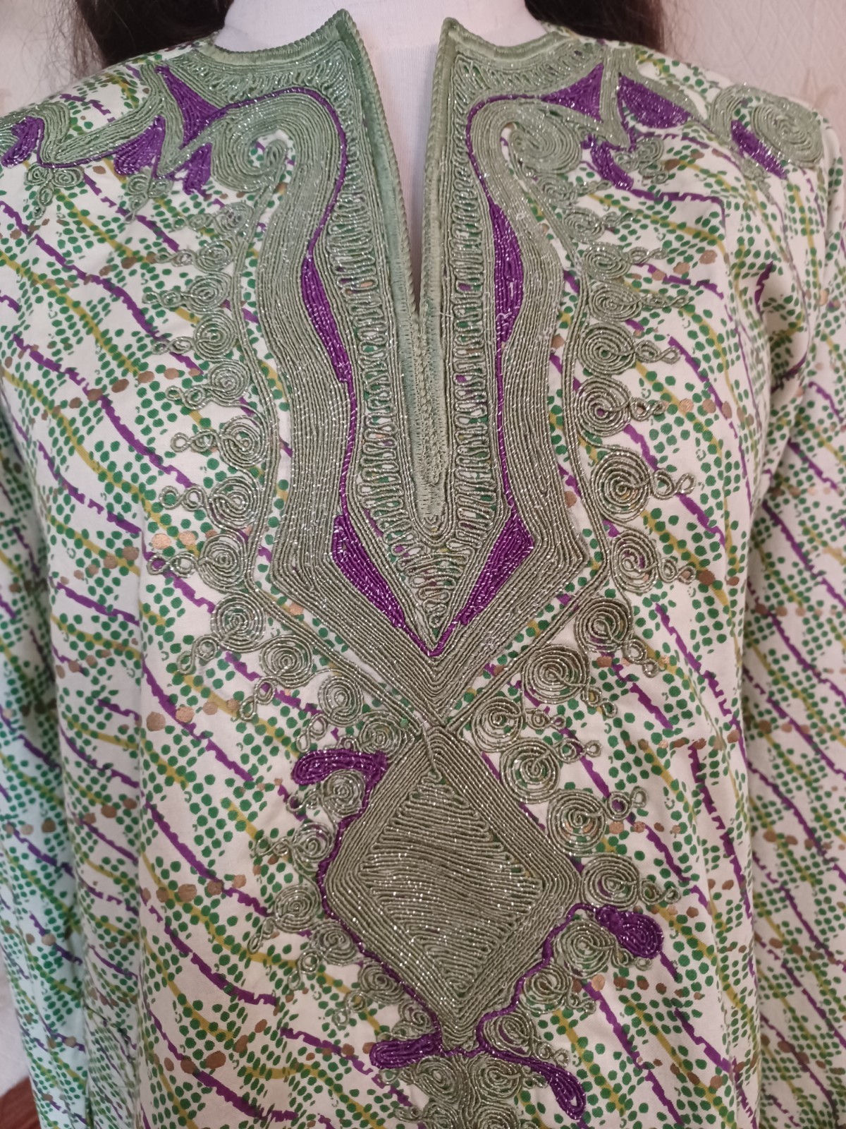 Vintage 1960s/70s Hand-Embroidered Green Purple Metallic Silver Mod Hippie Shirt