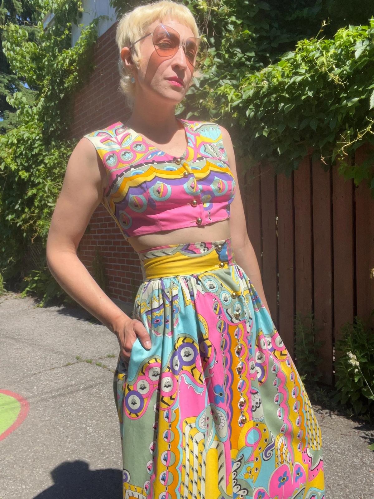 PUCCI-RIFFIC Vintage 1960s 2pc Psychedelic Silkscreened Cotton Skirt & Top