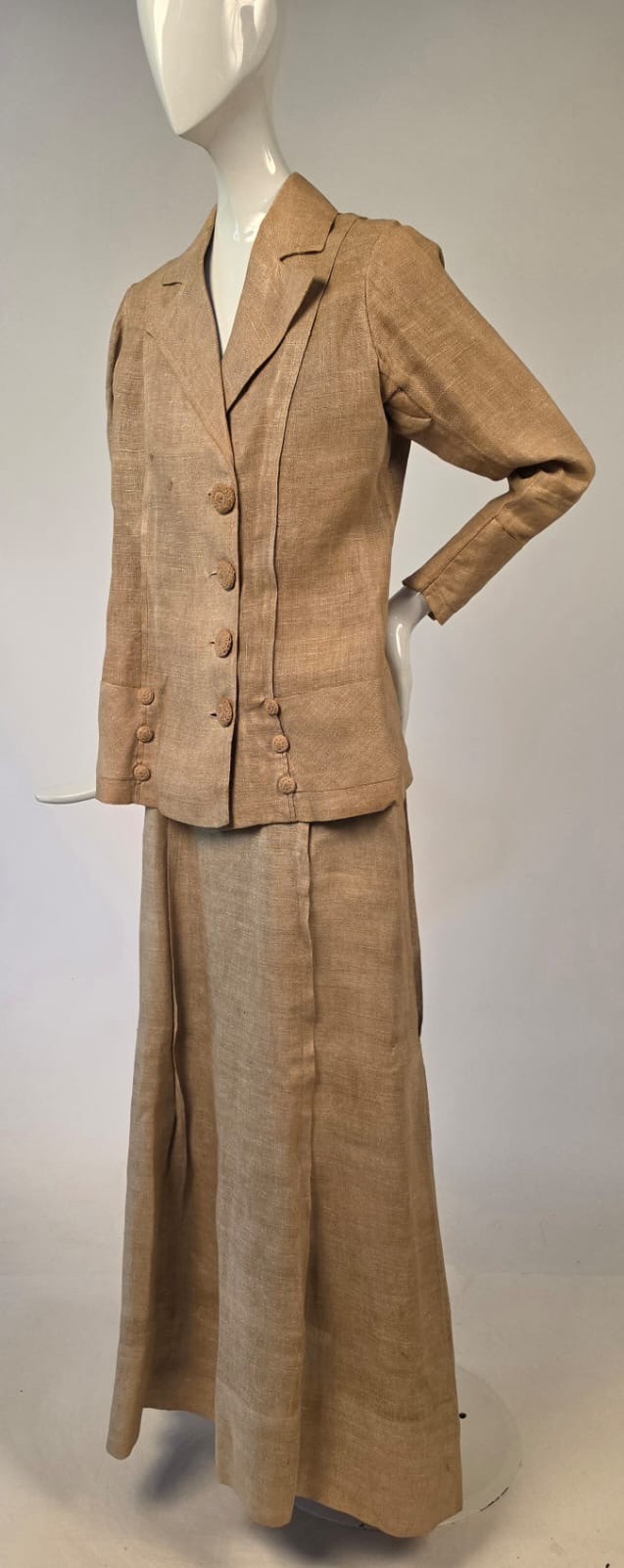 EDWARDIAN 2 PC BUTCHER’S LINEN WALKING SUIT DRESS W KNIT COVERED BUTTON DETAIL