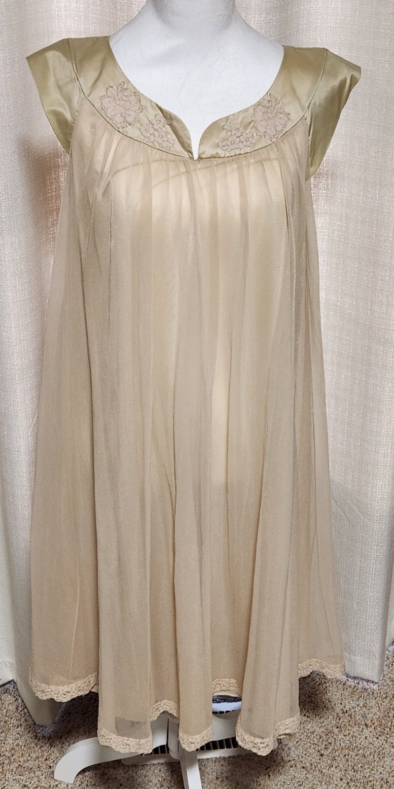 VTG Chiffon Negligee Or Gown Fully Lined Beige W/ Lace No Tag Fits Like XL