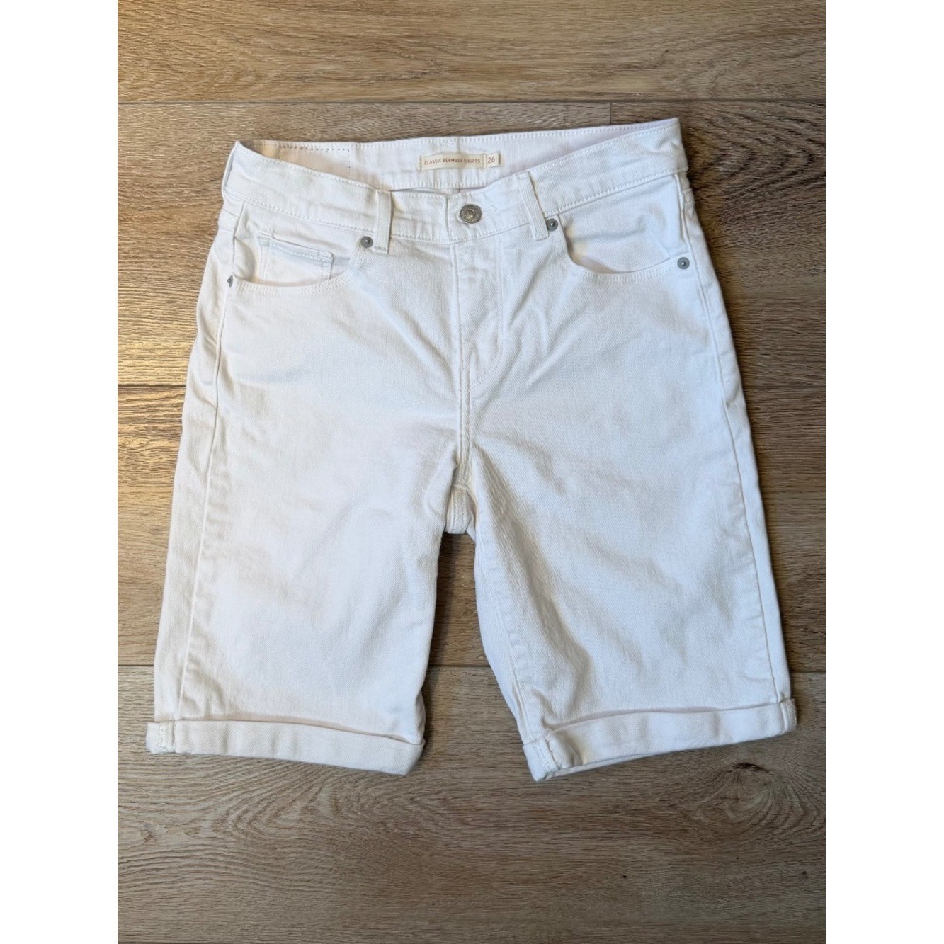 Levi&rsquo;s Classic Bermuda Denim Shorts | Size 26 | White/Off-White | Sewn-in Cuff