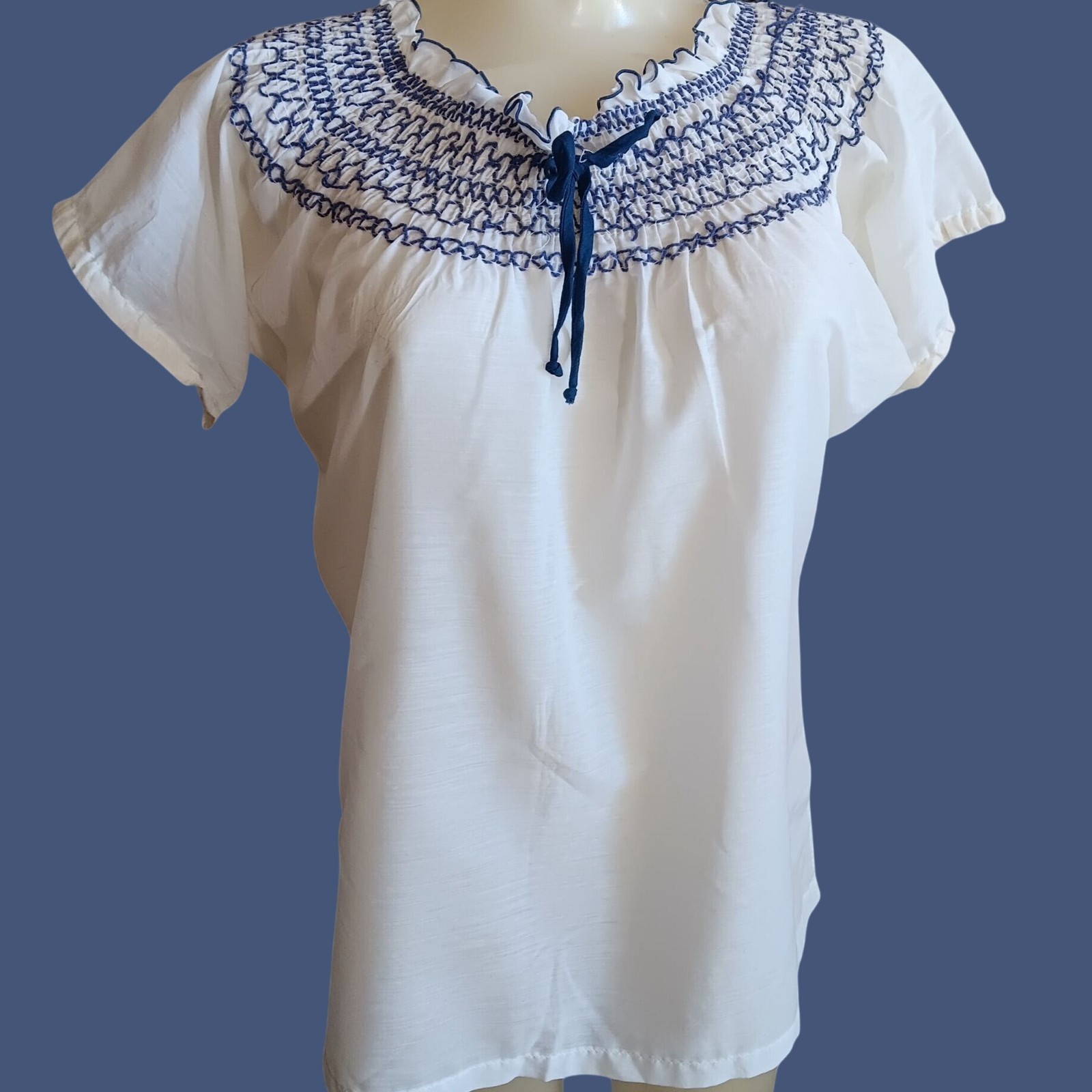 True Vintage 70&rsquo;s Peasant Blouse Medium Embroidery Ruffled Neckline Festival