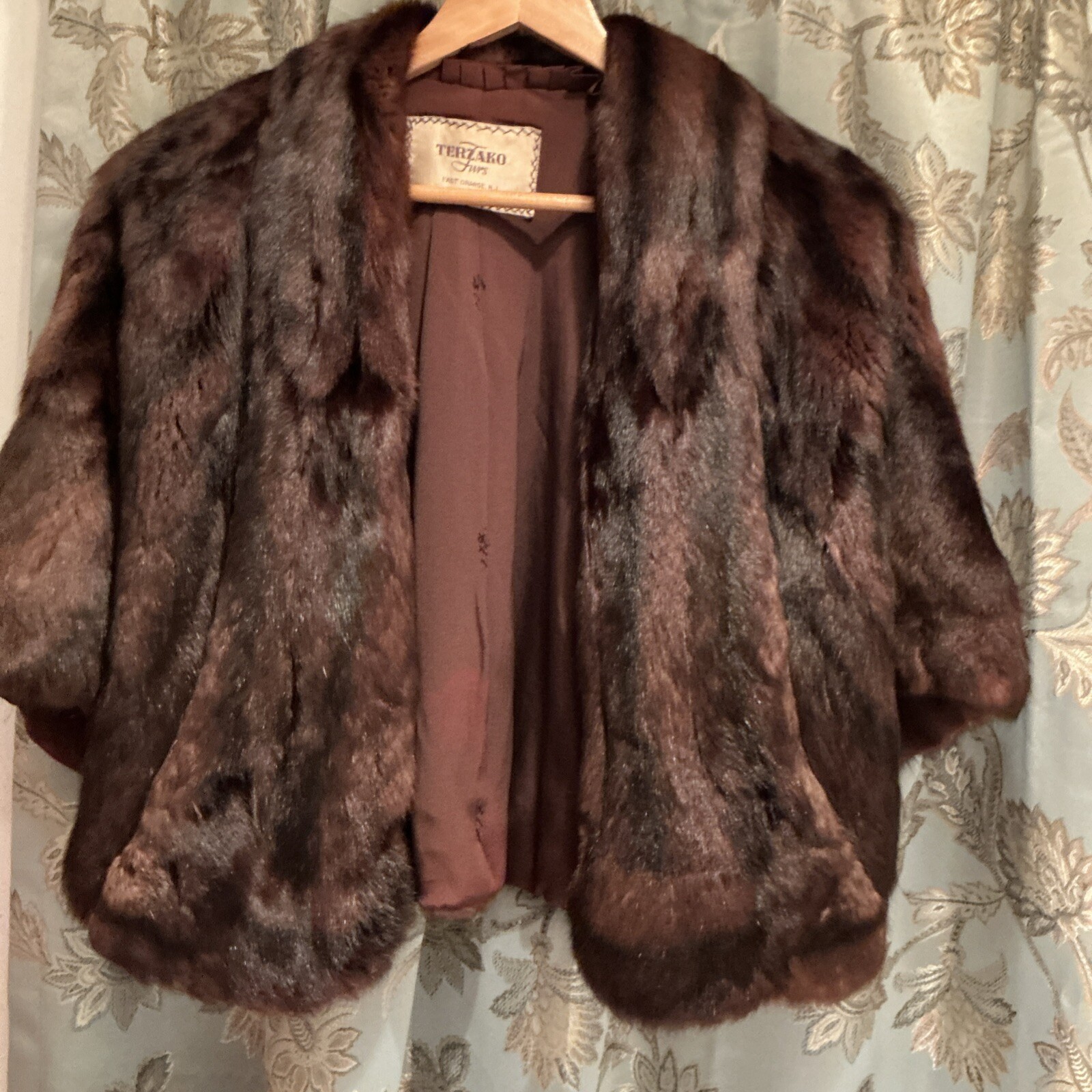Vintage Lady’s Fur Wrap As Shown Read
