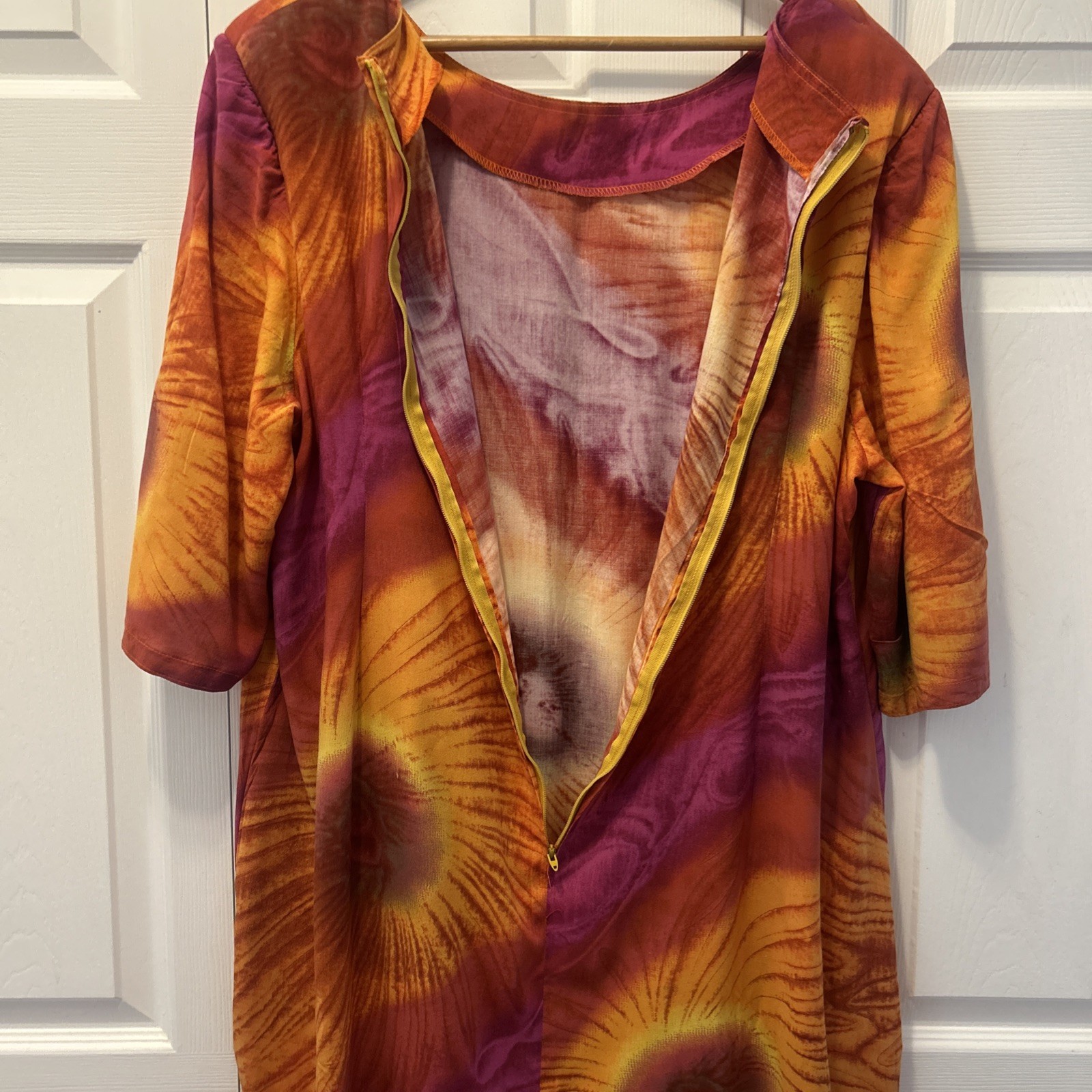 1980’s Homemade Psychedelic Sunburst Caftan Hippie Tye-dye Maxi Dress S-22-24W