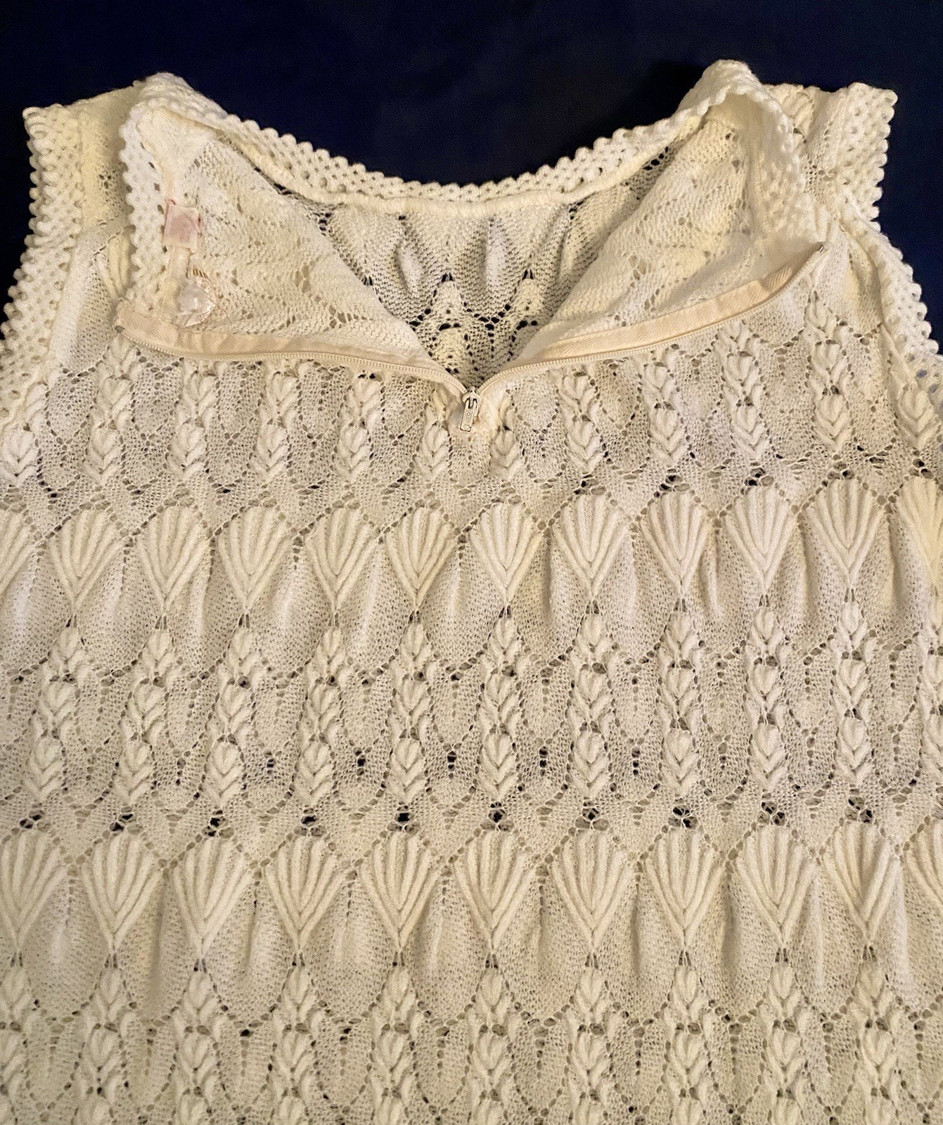 Vintage 60s Sleeveless Boho Coastal White Cotton Knit Crochet Textured Top S/M