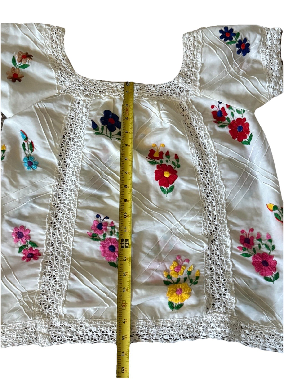 Vintage Handmade Mexican Peasant Style Embroidered White Flowered Blouse S/M