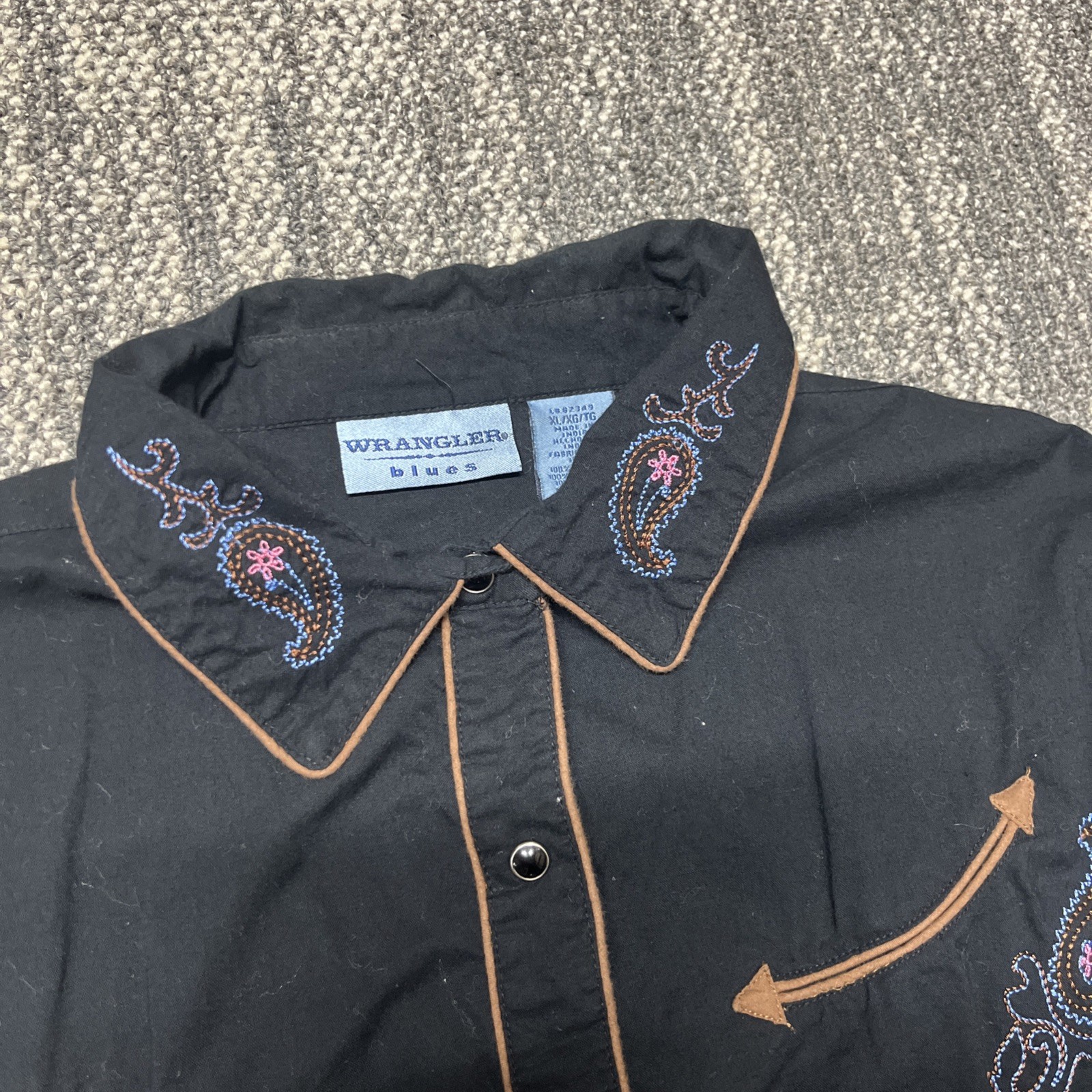 Vintage Wrangler Blues Western Snap Button Womens Youth Size XL Black Shirt