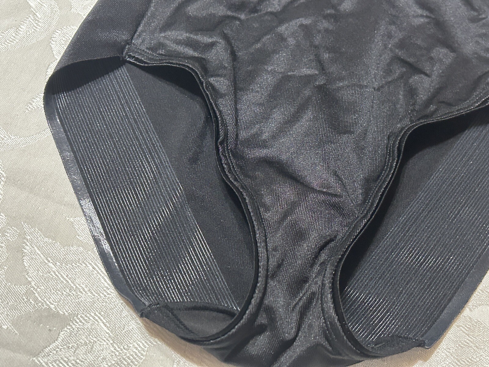 TC FINE INTIMATES Waistline Black Medium Control Brief Womens M #317