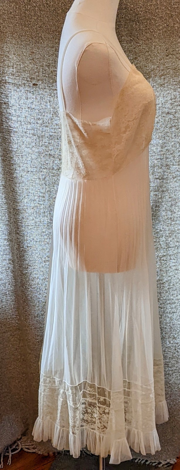 Gorgeous Sheer Lace Bodice & Bottom w/ Soft Pleated Skirt Very Sheer Size S