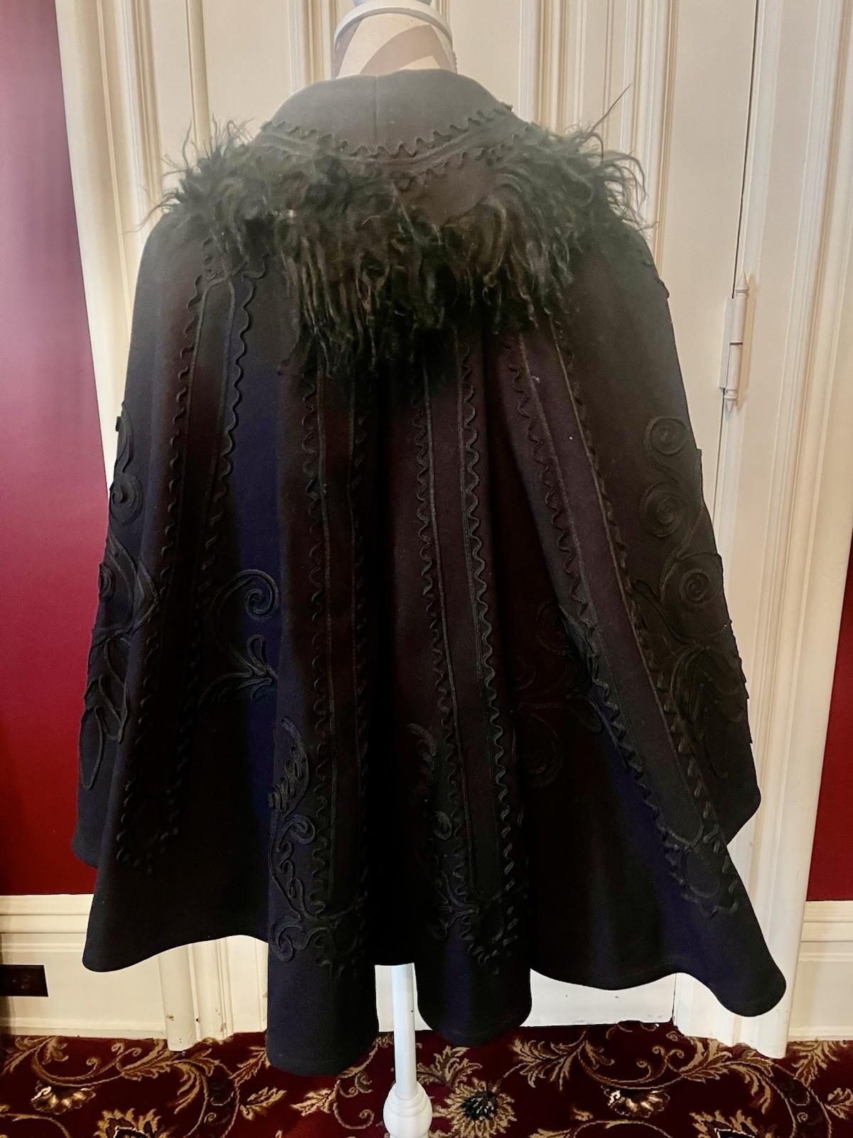 Antique Black Victorian Heavy Wool Cape Soutache Embroidery Feather Collar