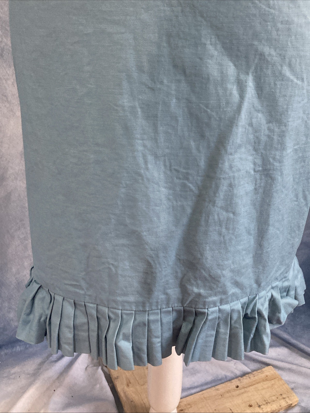 Vintage 1990s ALFANI Skirt Size 6 Light Blue Cotton Silk Blend Lined Ruffle Hem