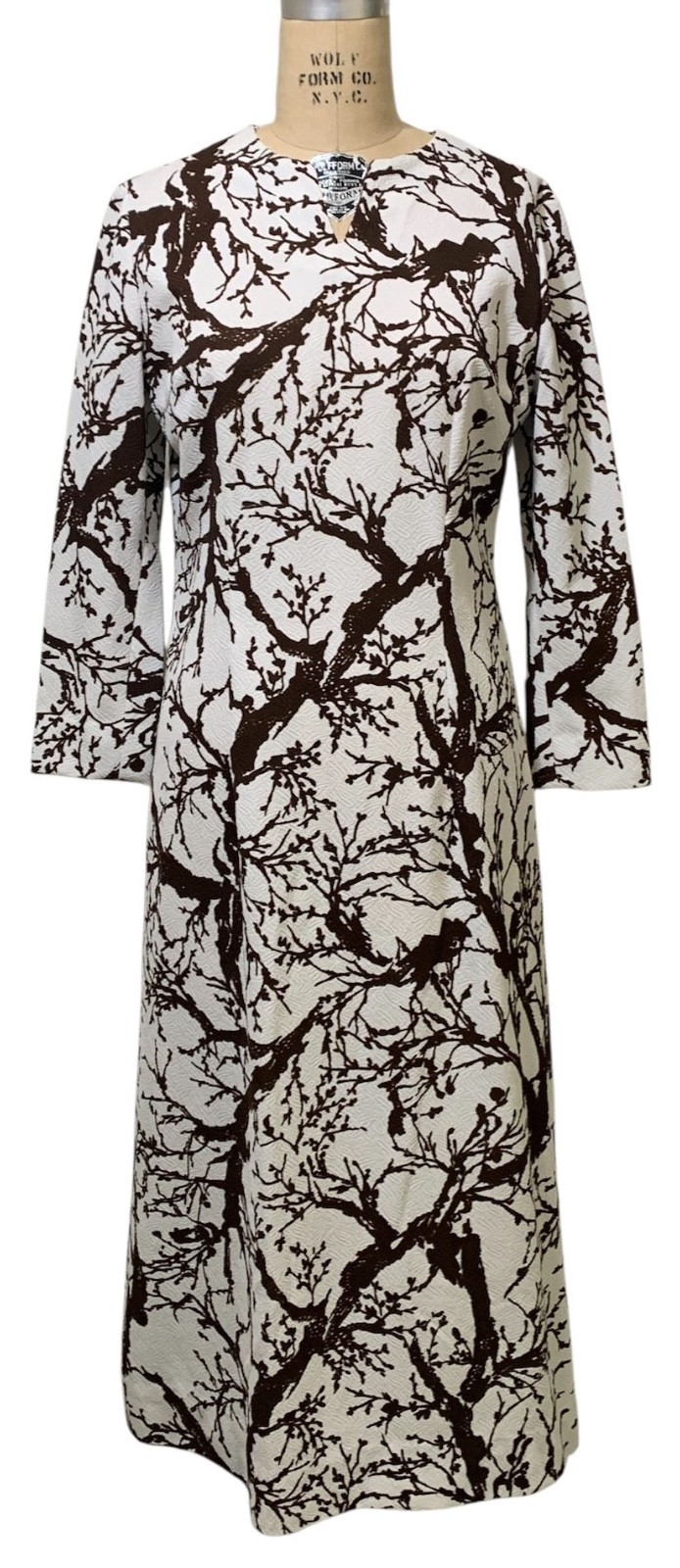 Vintage 70s Women&rsquo;s Textured Polyester Mod Twig Print Maxi Shift Dress – Sz S/M