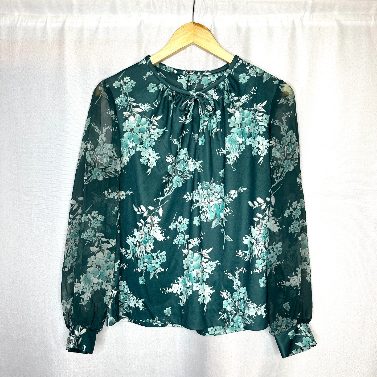 Vintage Floral Union Made Long Sleeve Blouse, Size 16 1/2. Sheer sleeves Cottage