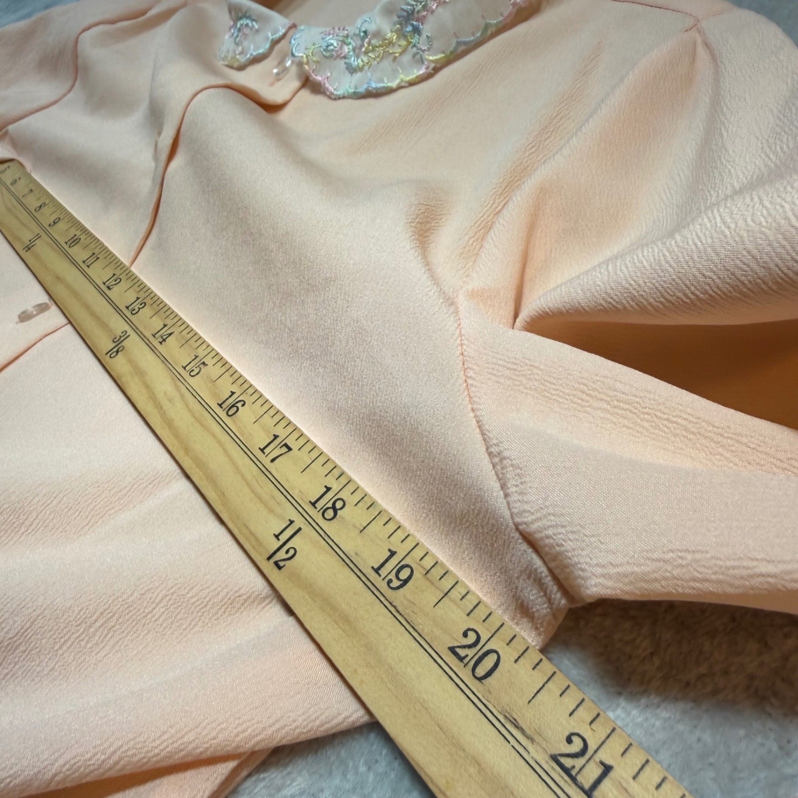Vintage 70s Peach Embroidered Peter Pan Collar Blouse M Cottagecore Soft Girl