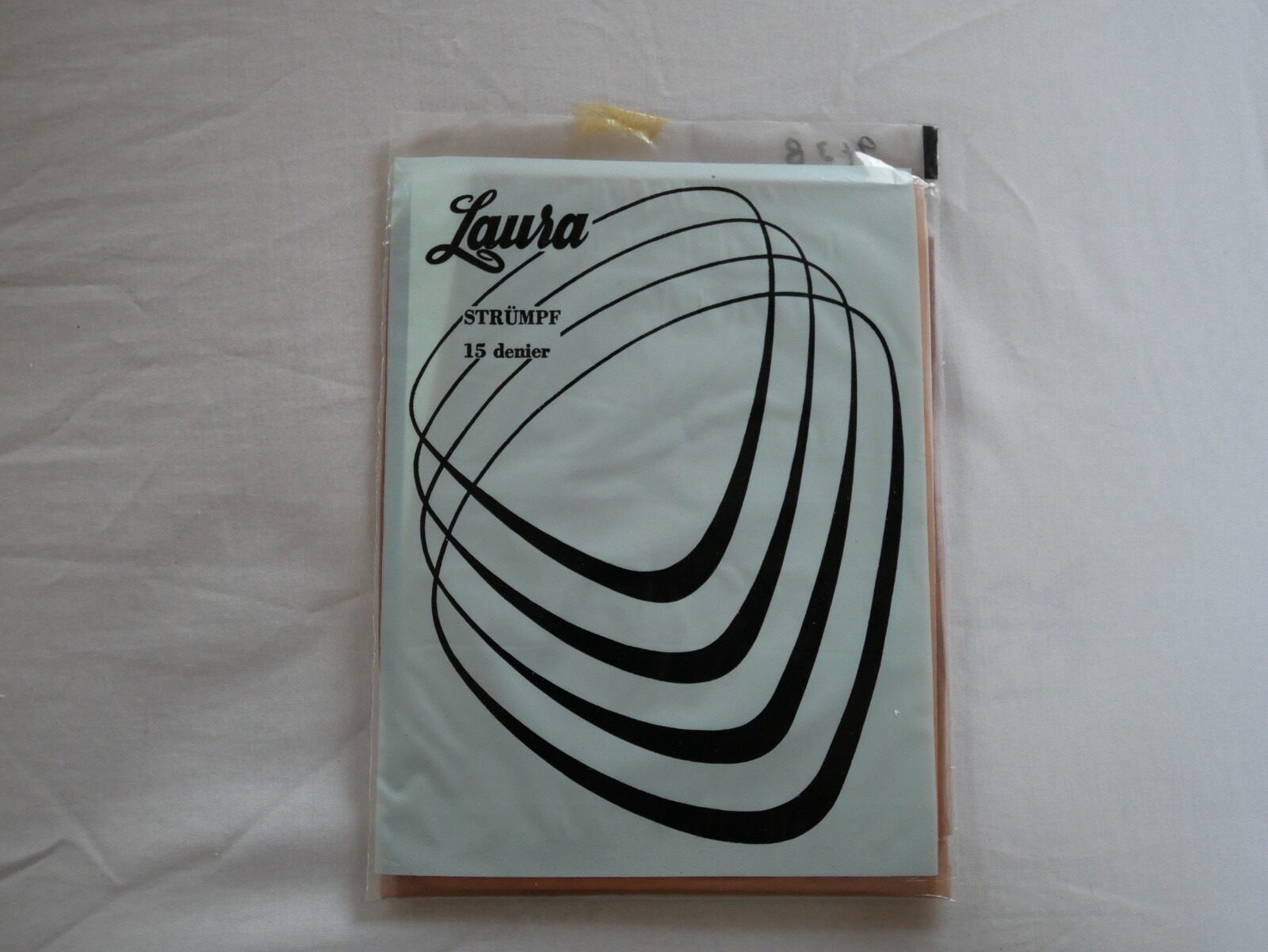 1 Pair of « Laura » Brand vintage 15 Denier Flat Knit Seamless Nylon Stockings,