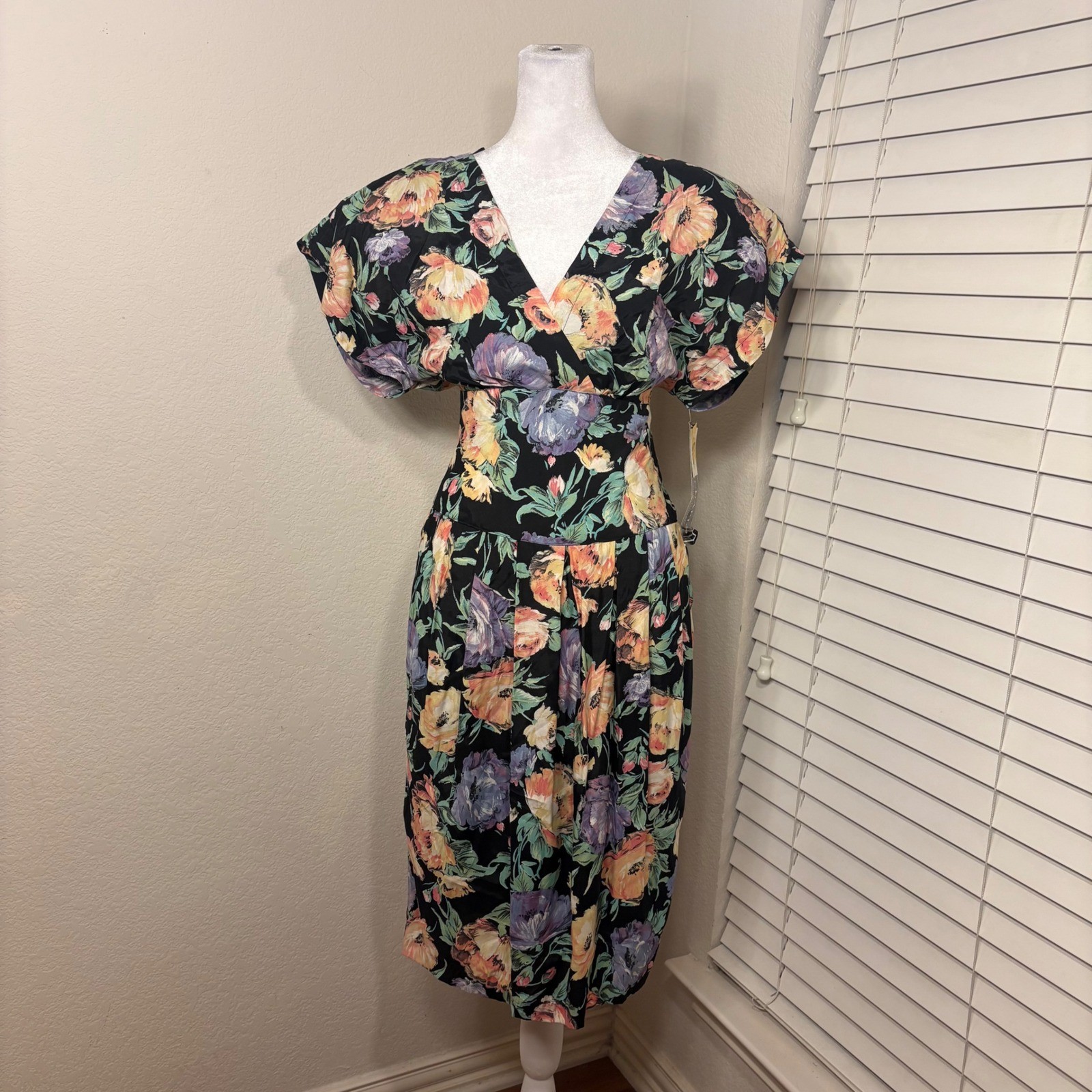 NWT Vintage 80s black floral v neck drop waist shoulder pad pencil dress size 6