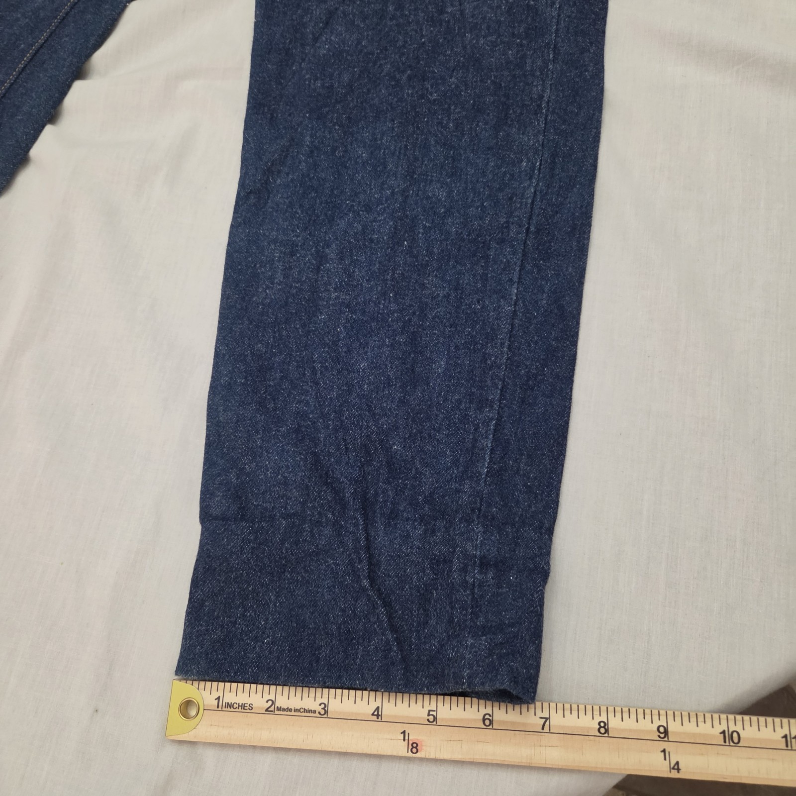 Vintage 80s/90s Levi’s 501 Button Fly Medium Wash Jeans Women’s 13 Made in USA