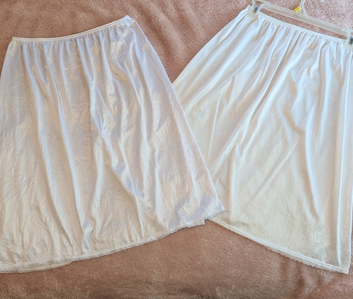 2-Women&rsquo;s Size L White Half Slips W/Slit-Vassarette