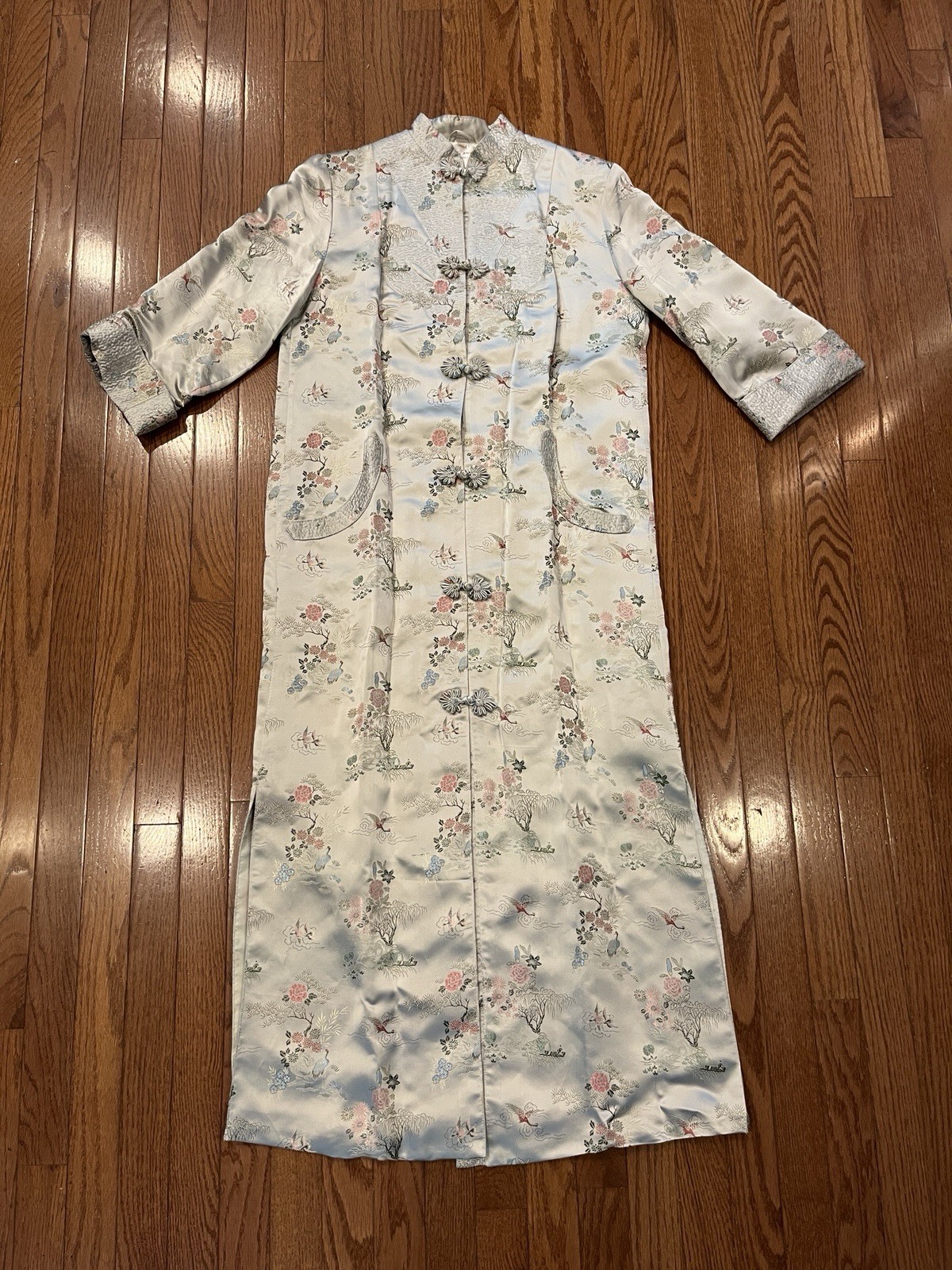Yue Song Silk Kimono Robe Embroidered Cranes Medium 40” Chest 52&Prime; Long 11&Prime; Arms