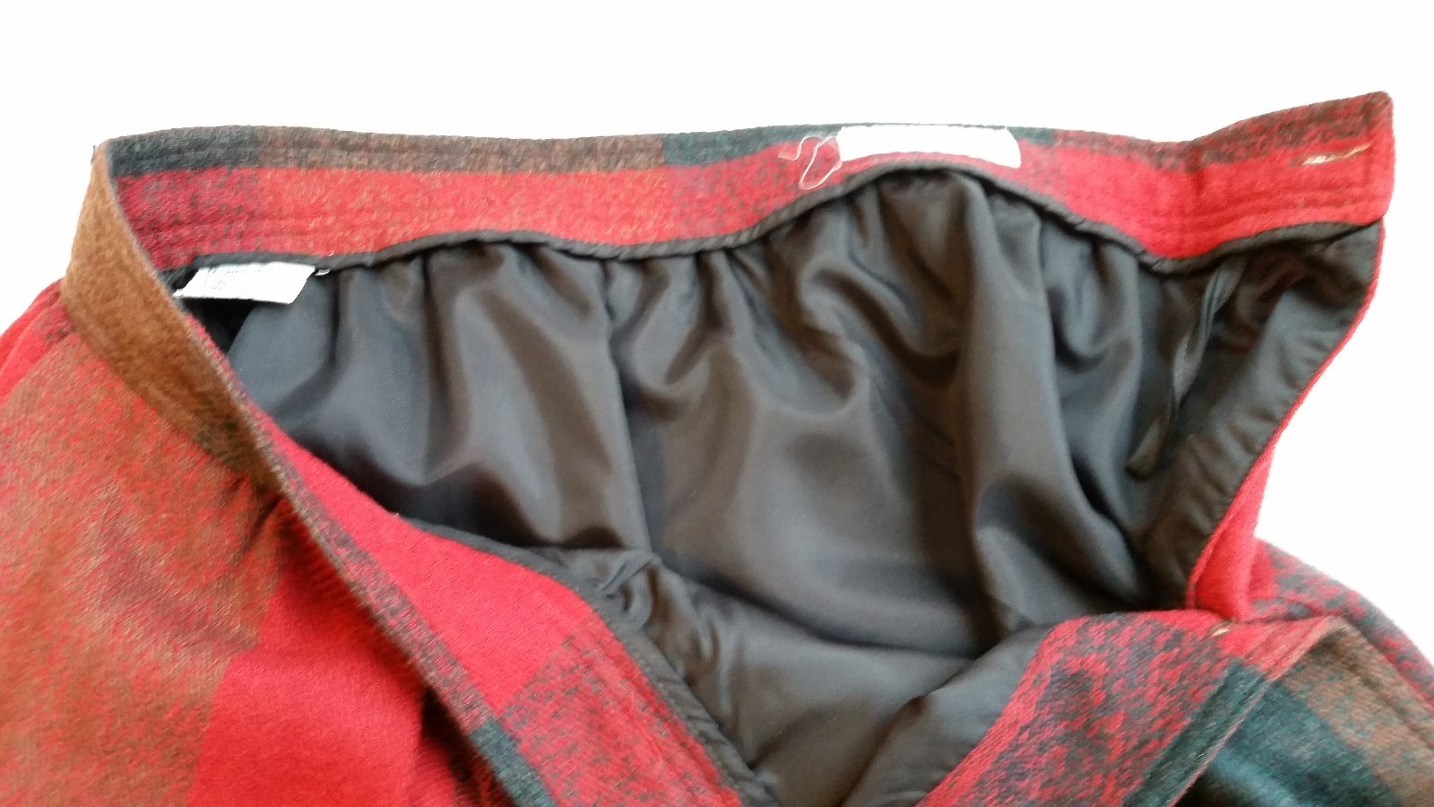 Vintage RAFAELLA PLEATED PLAID SIDE BUTTON SKIRT – Red Brown – Waist 28 in.
