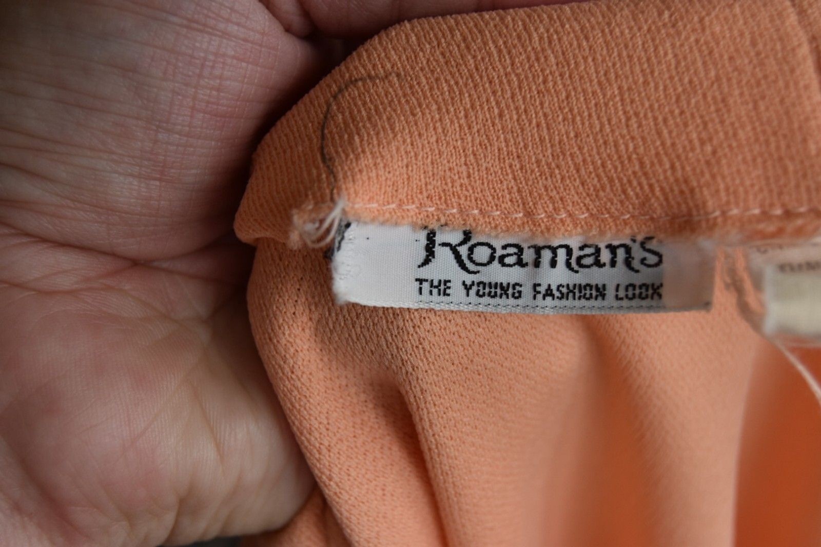 70s Spaghetti Strap Gown with Matching Wrap Roaman&rsquo;s Formal Peach – Size XS