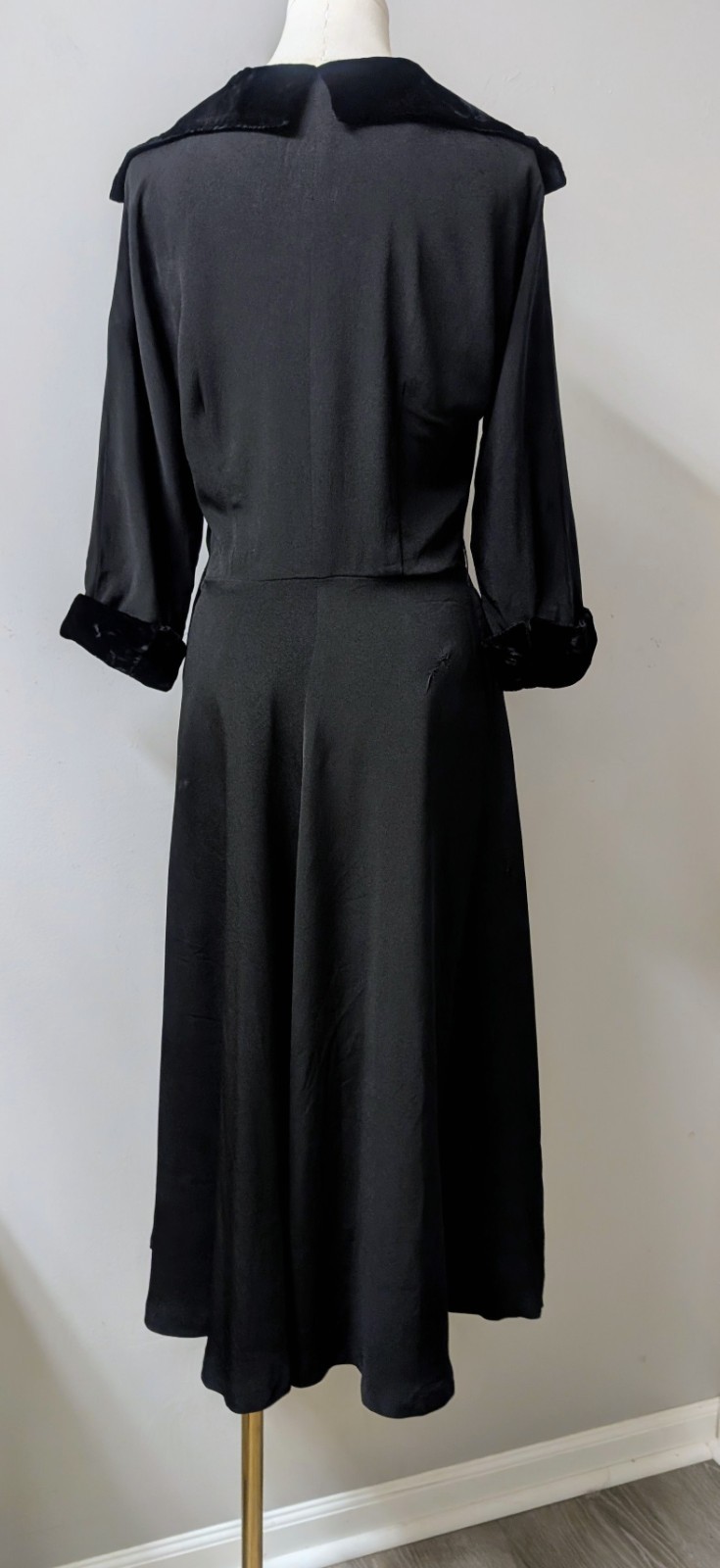 Vintage Late 30&rsquo;s Black Rayon Crepe Midi Dress Red Slip Smocking Drape Velvet M