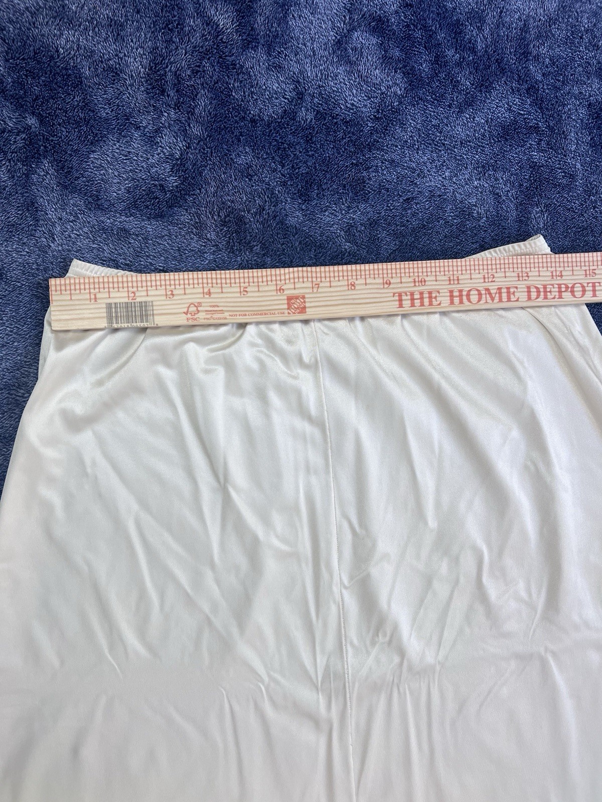 Vintage Vanity Fair Nylon Half Slip Style 11-711 Med 30’ Made In USA 1970-1990s