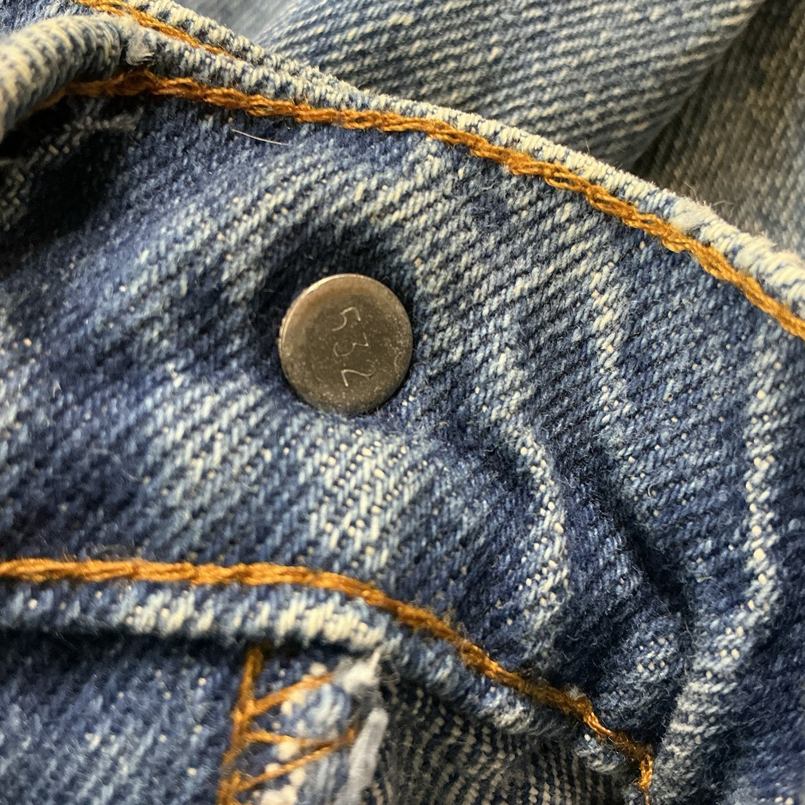 Vintage Levi’s 80s orange tab straight leg medium wash jeans 23×30 USA
