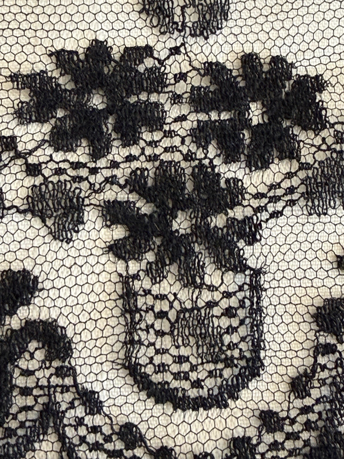 Early 1900s Black Embroidered Silk Chantilly Lace Scarf Table Runner Shawl 20×46