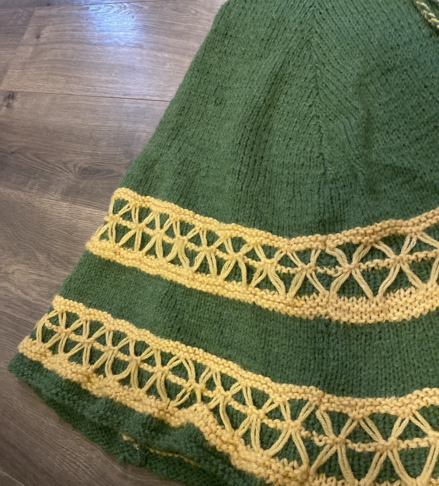 Wool Handmade Cape Poncho W/Drawstring Green Yellow 9” Opening 25.5”long Vintage