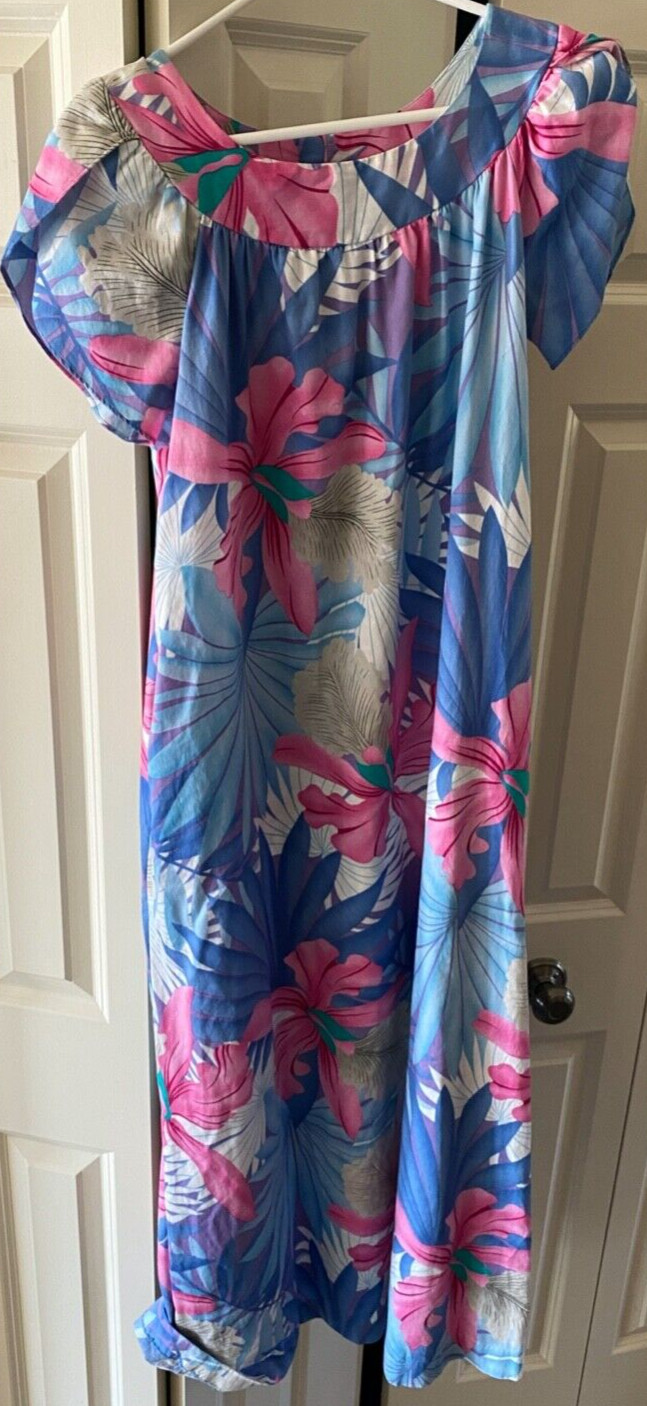 VINTAGE HILO HATTIE MAXI DRESS SZ M HAWAII MADE FLORAL MUU MUU SPLIT SLEEVE