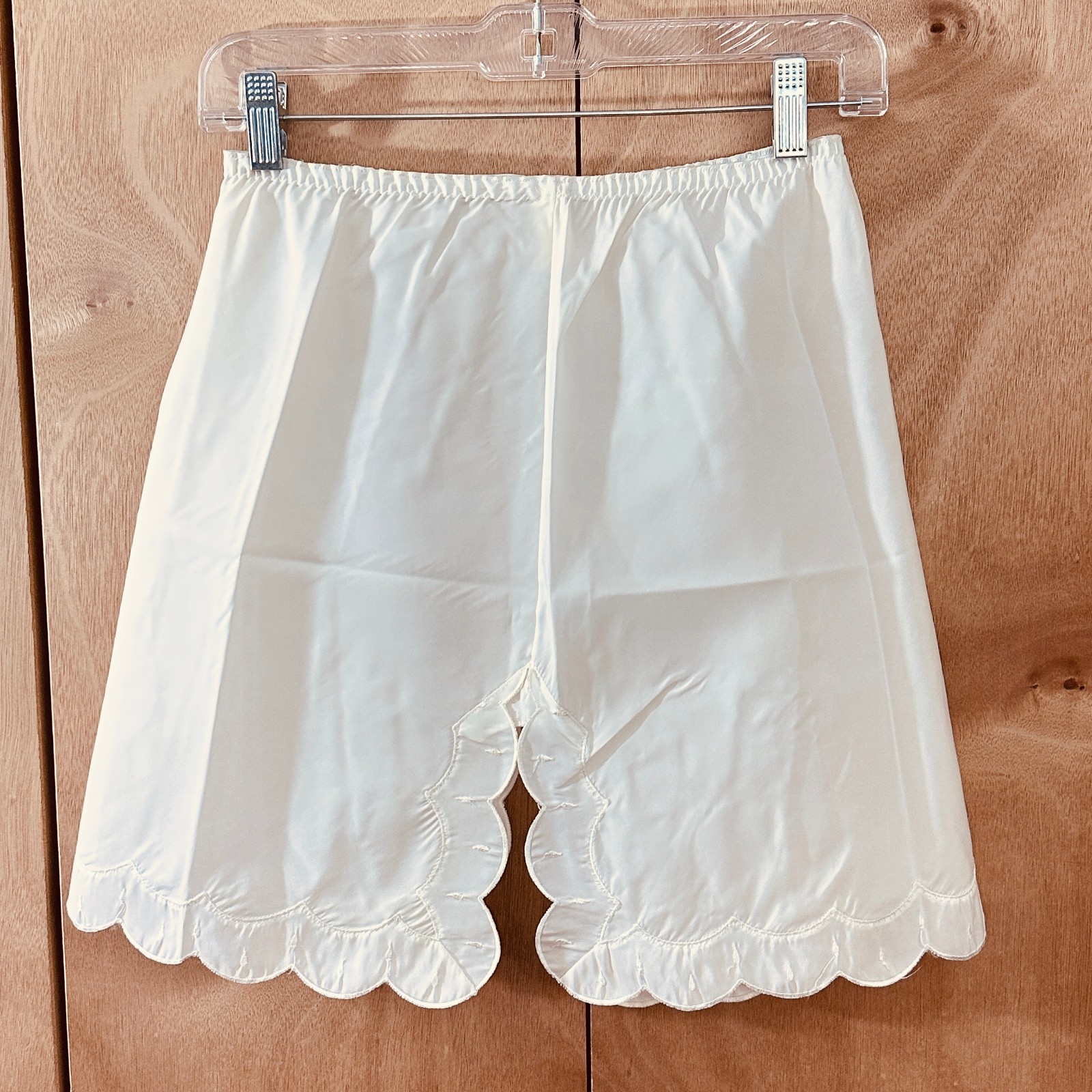 1960s Barbizon Off-White Half Slip Taffeta Front & Back Slits To 32&Prime; Waist