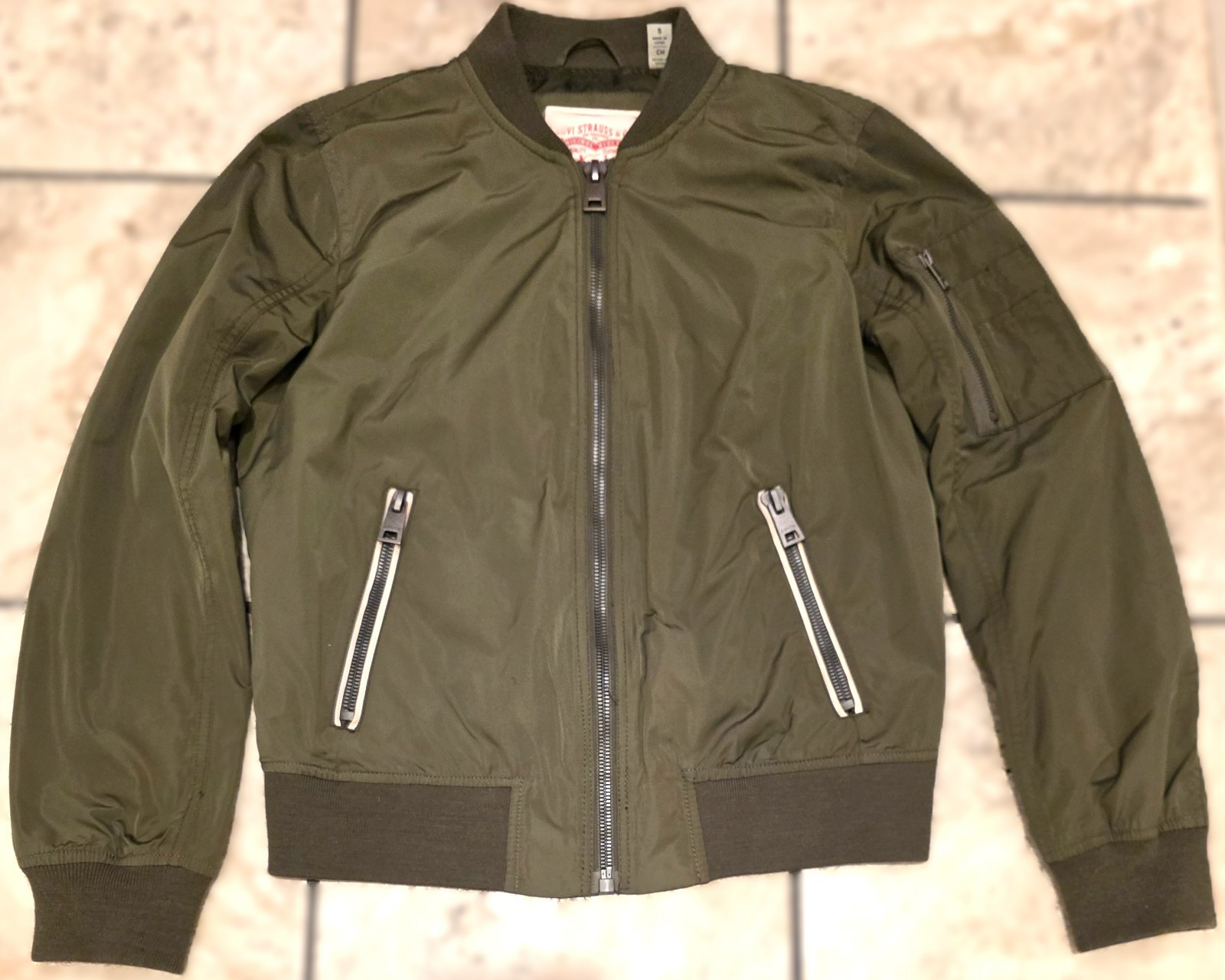 NWOT LEVI&rsquo;S Lightweight Bomber Utility Jacket Olive Green Size Small