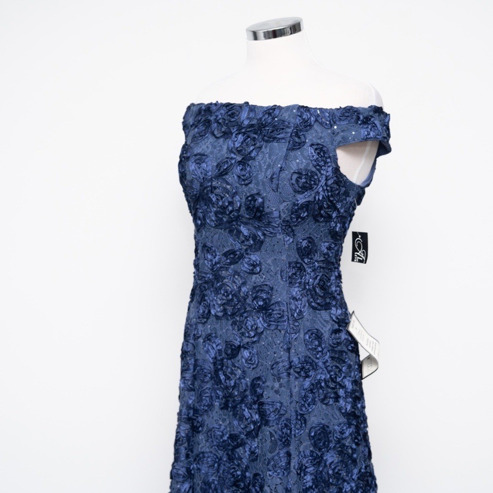 Alex Evenings – Off-The-Shoulder Sequined Lace Gown