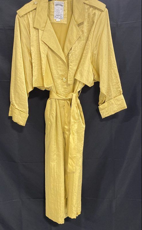Vintage 90s Hugo of London Women&rsquo;s Yellow Long Belted Trench Coat Sz 2XL