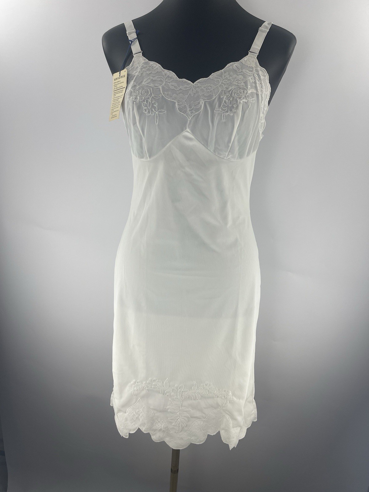 Vintage Carol Brent NWT Ivory Lace Embroidered 34 Nylon Full Slip