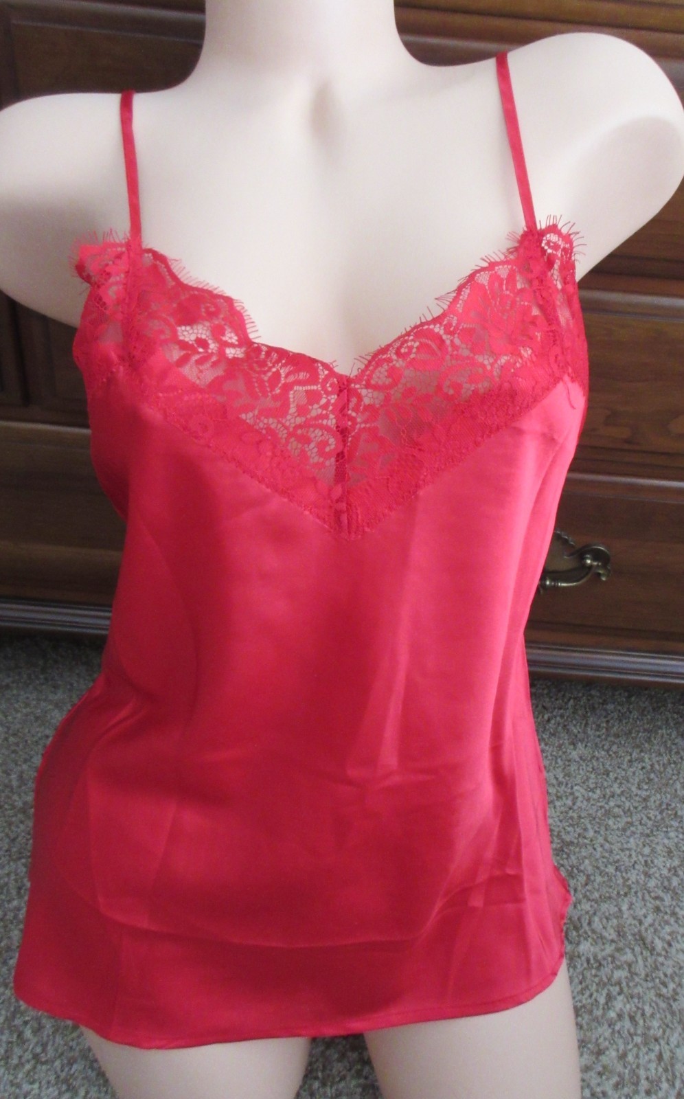 JUST SEXY LINGERIE MEGA LACE RED dressy layer camisole top sz M bust 36/ 38&Prime;
