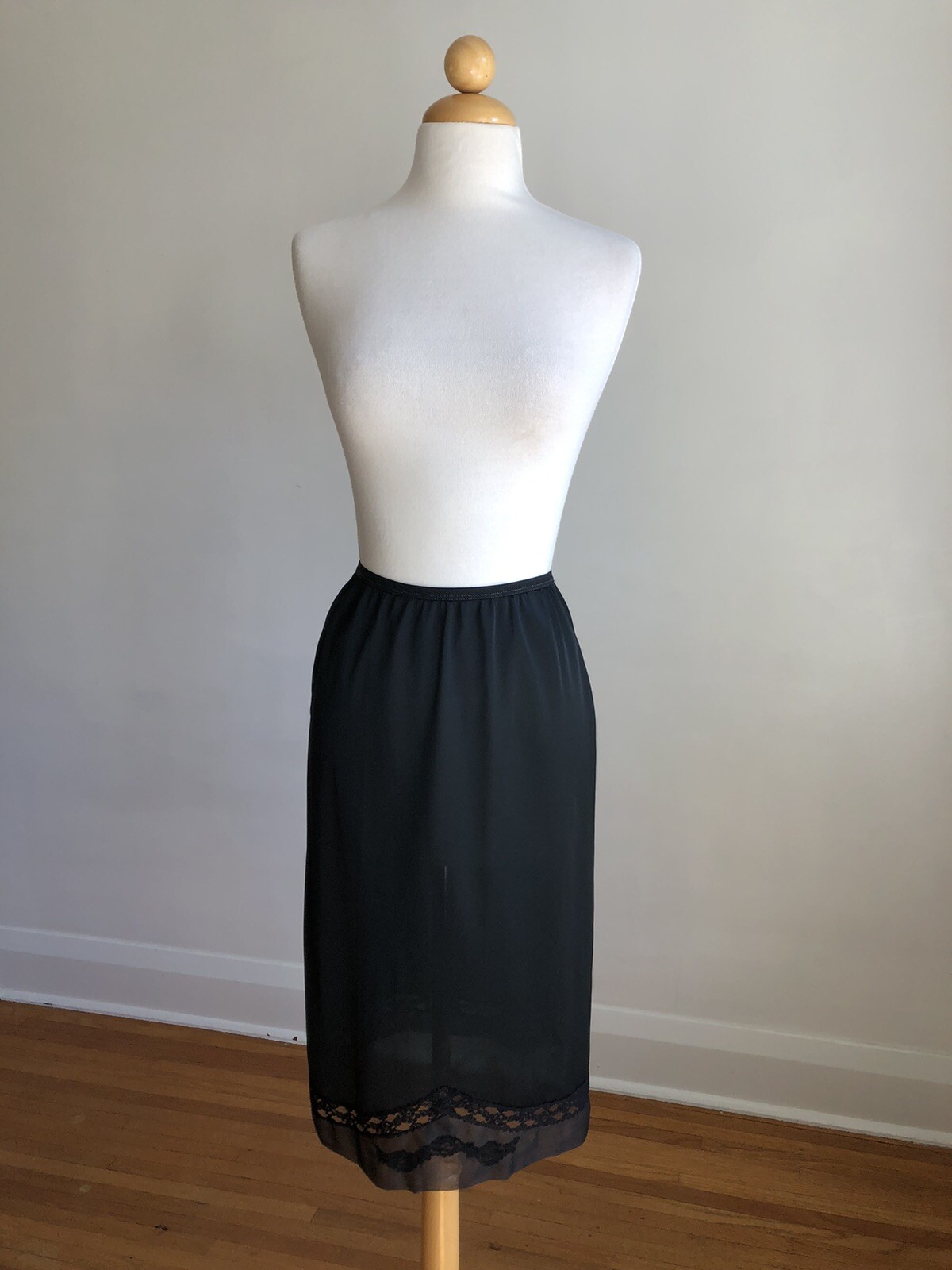 GORGEOUS VTG VAL MODE Black Nylon Chiffon & Lace Half-slip Skirt Lingerie SZ M