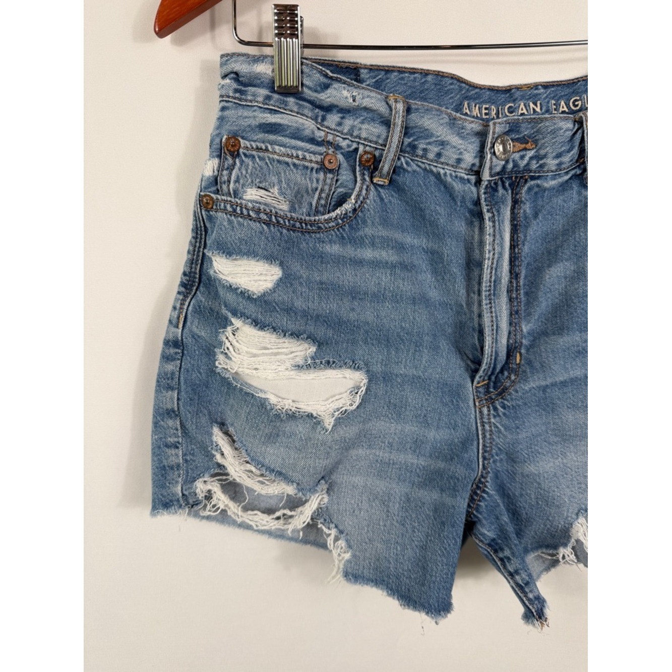 American Eagle 90s Boyfriend Short Light Blue Distressed Denim. Womens Size 10