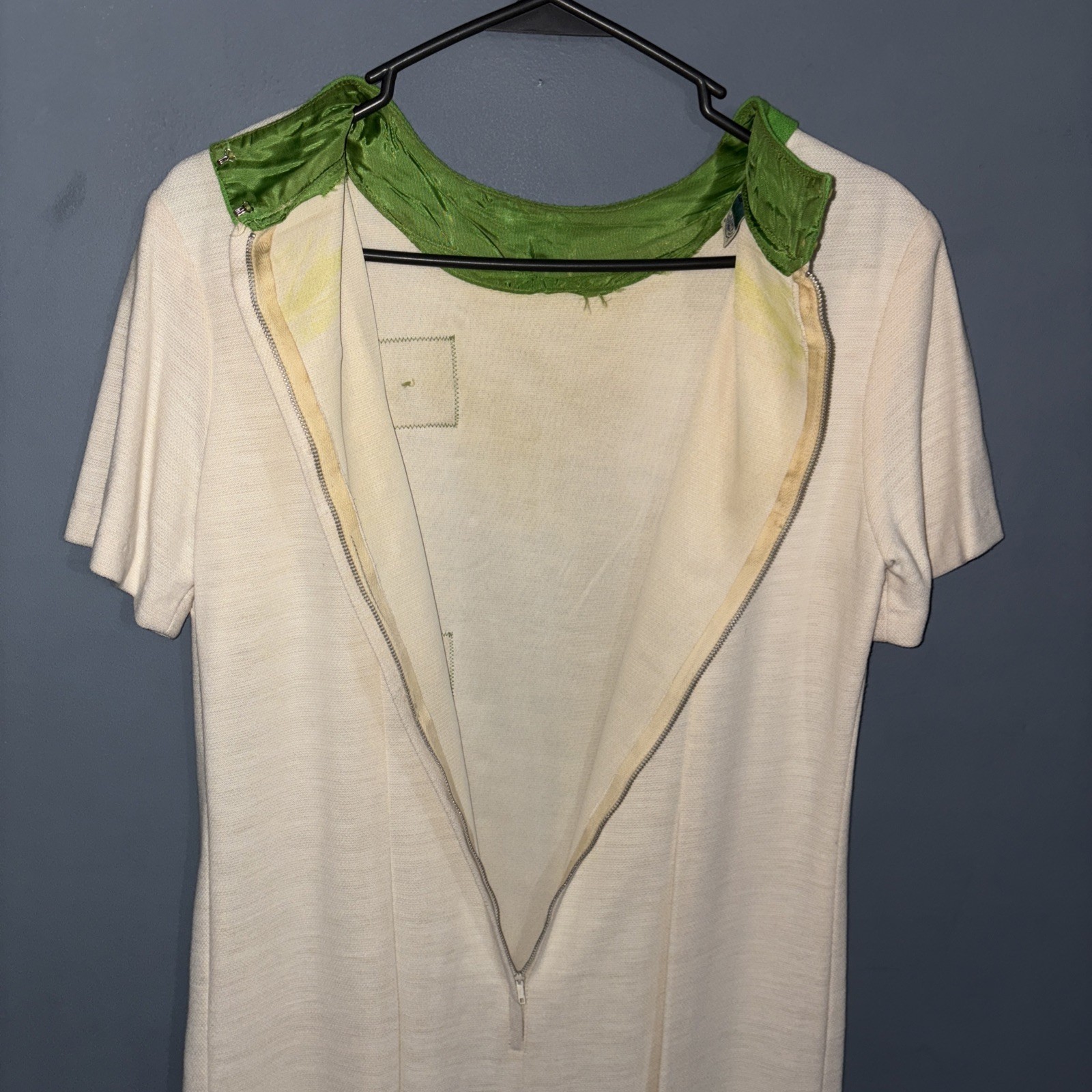 Vintage 1960’s Mod Style Knit Shift Dress Cream & Lime Green Size 16