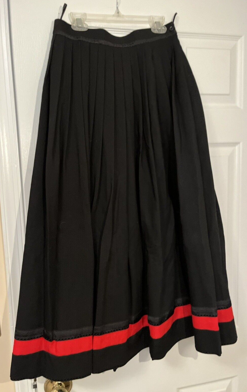 HELENE STRABER German Wool Jacket Pleated Skirt Embroidered Flowers QUALITY 10M