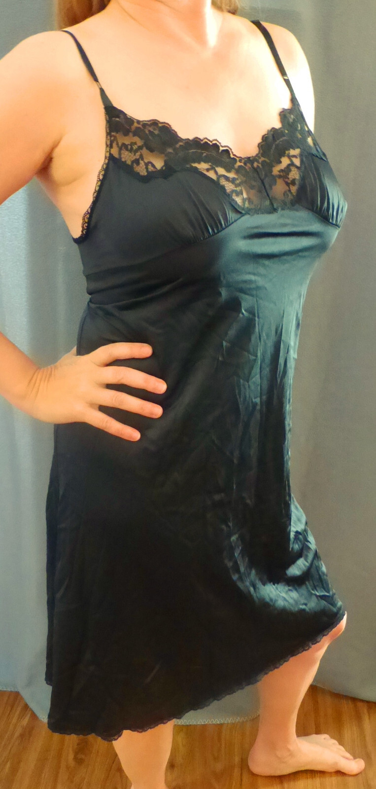 SEXY VASSARETTE PLUS SIZE ELEGANT BLACK LACY SATINY NYLON FULL SLIP 44 46 EVC