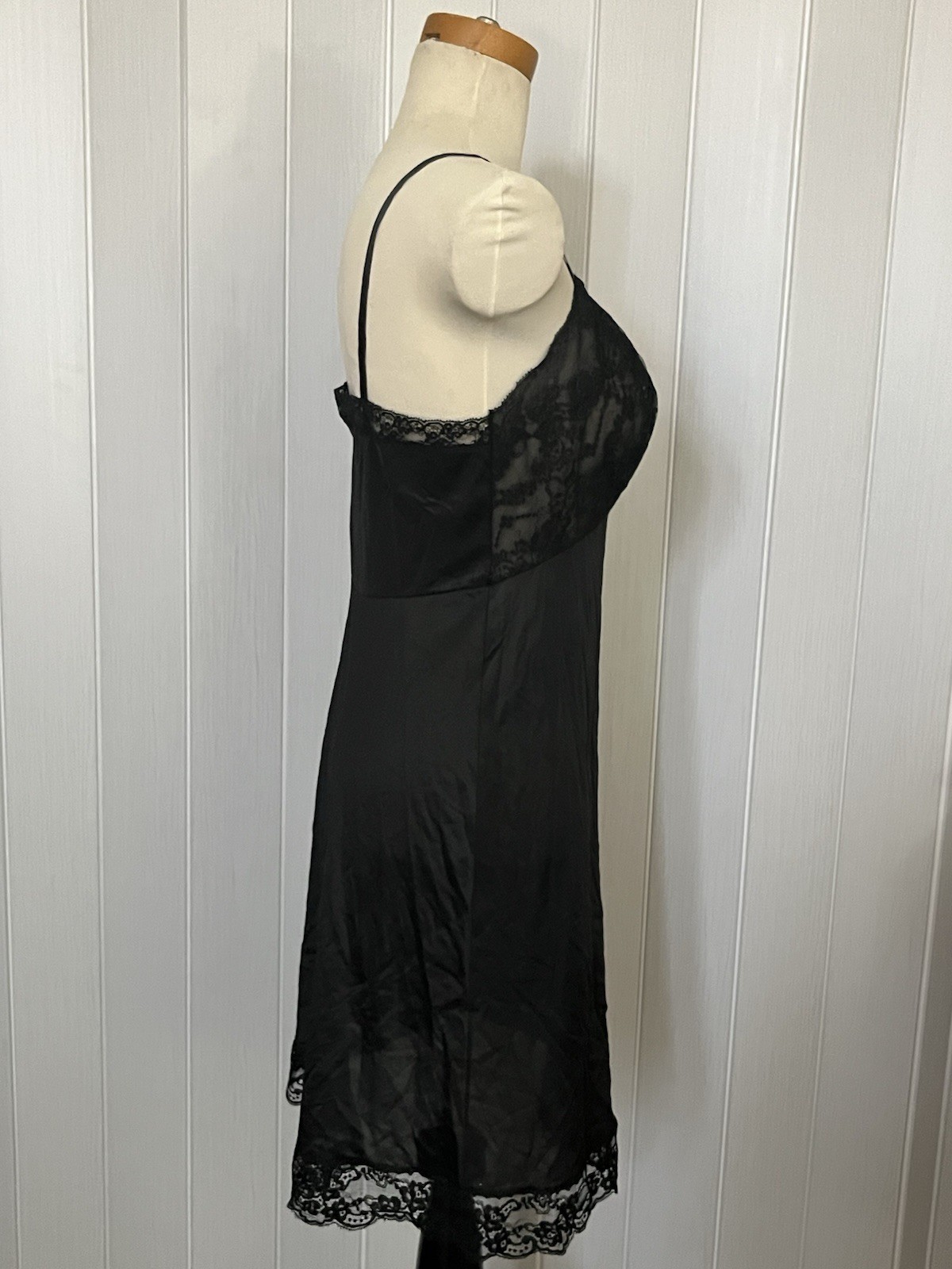 Van Raalte Vintage Original Black Nylon Lace Slip S MPN 34 Everyday 34in Hem