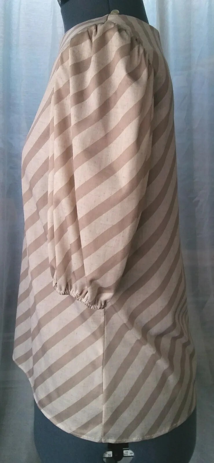 Vintage Tan & Cream Diagonal Striped Blouse 38&Prime; Bust Size MED?
