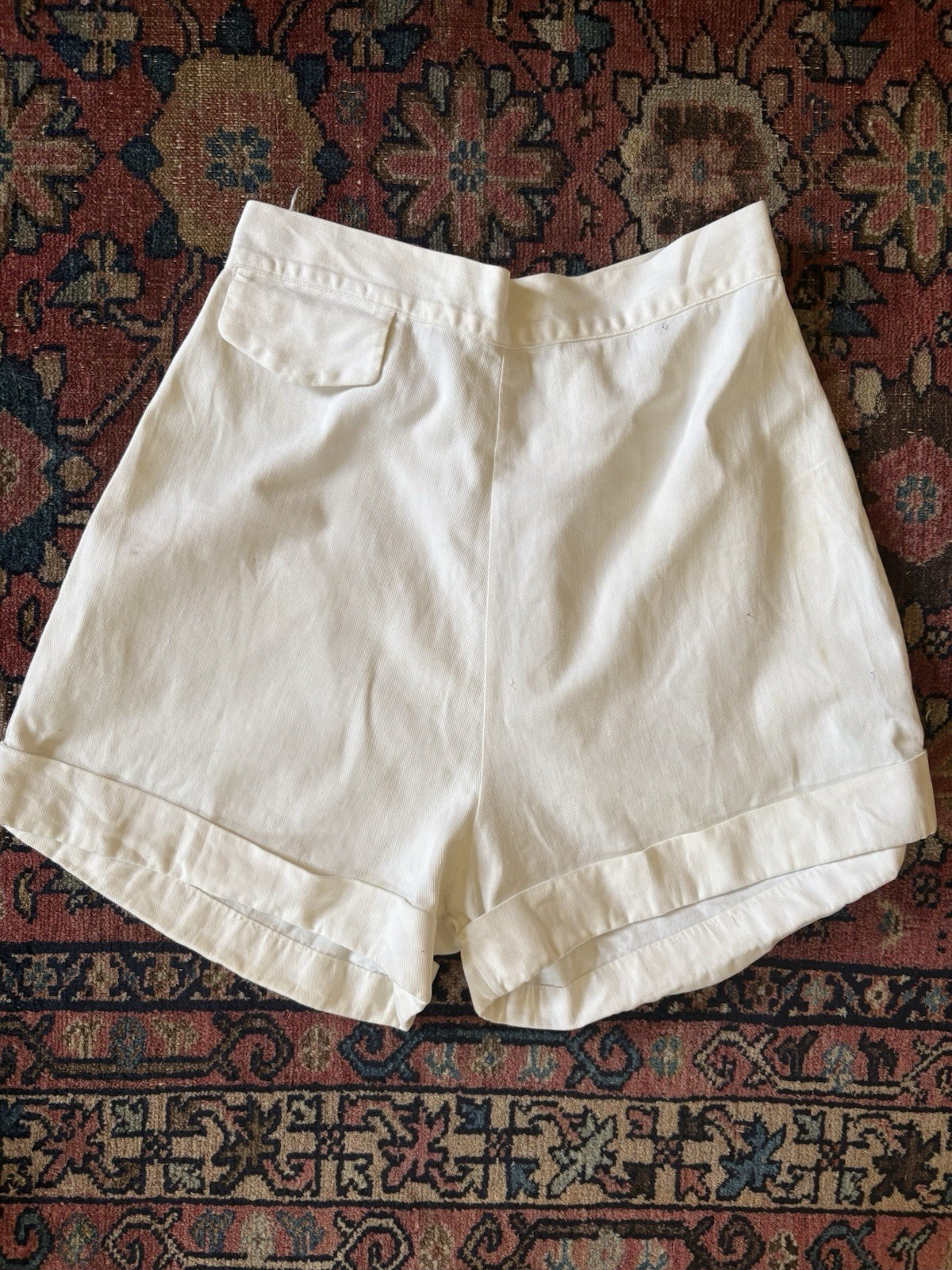 Vintage 1950s High-Waisted White Shorts 26 Inch Waist Size Small
