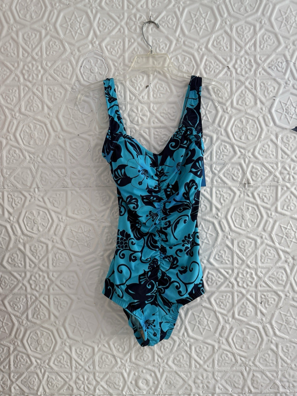 Vintage 90s/Y2K NWT Aqua Blue Black Hawaiiian Floral ruched swimsuit size 12