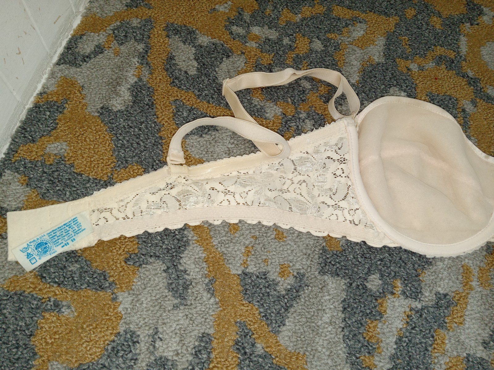 Vtg Maidenform 8322 Rendezvous Lined Bra Satin & Lace 38B Wired USA Convertible